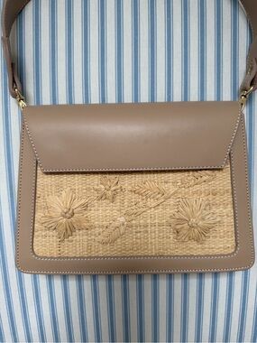 Beau & Ro by Sara Rossi Tan leather bag with straw embroidered front panel
